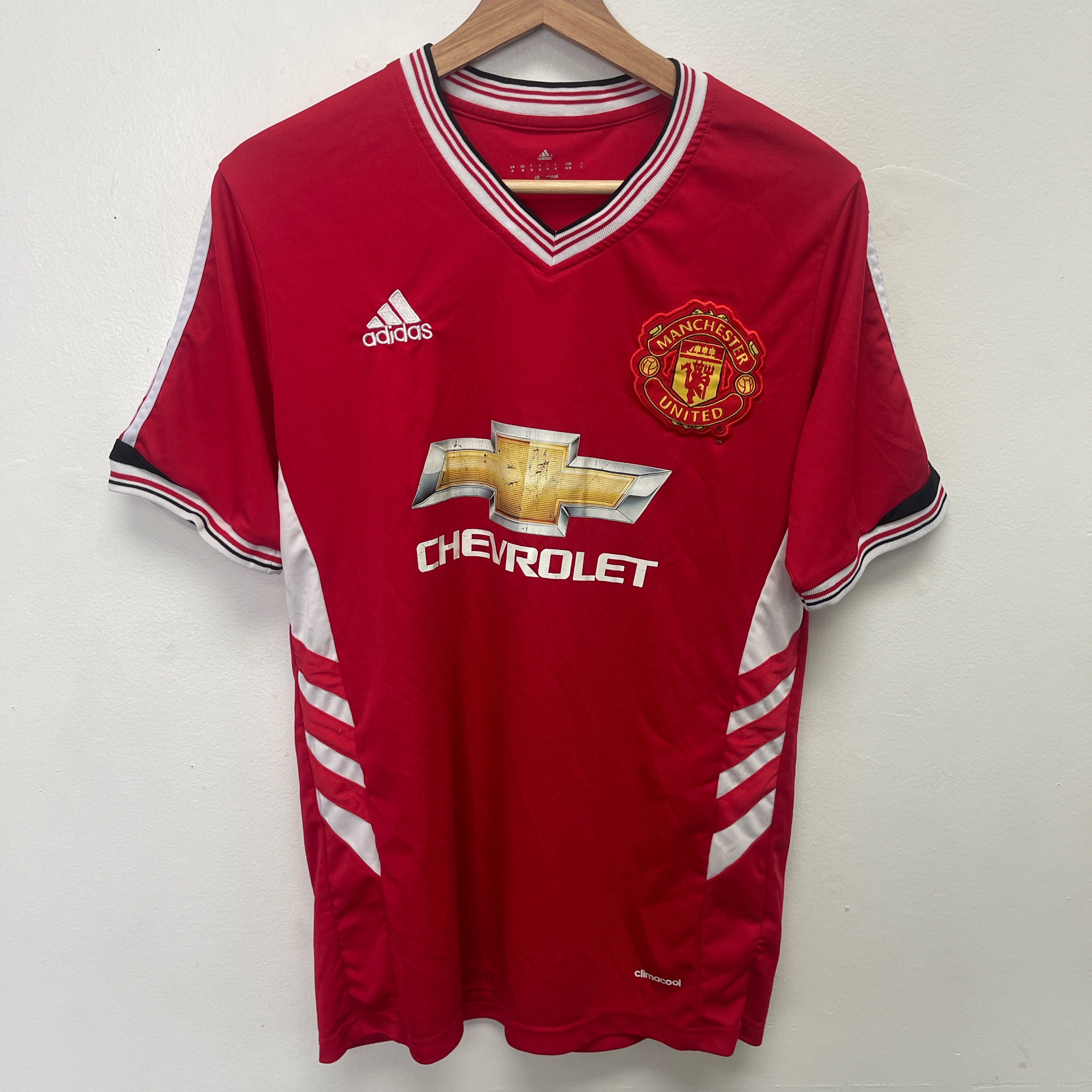 Manchester United 2016/17 home shirt size MEDUIM